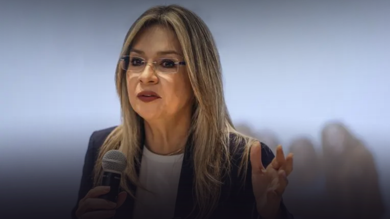 Vicky Dávila vuelve a Semana, entrevistó a De la Espriella y batió récords de audiencia digital