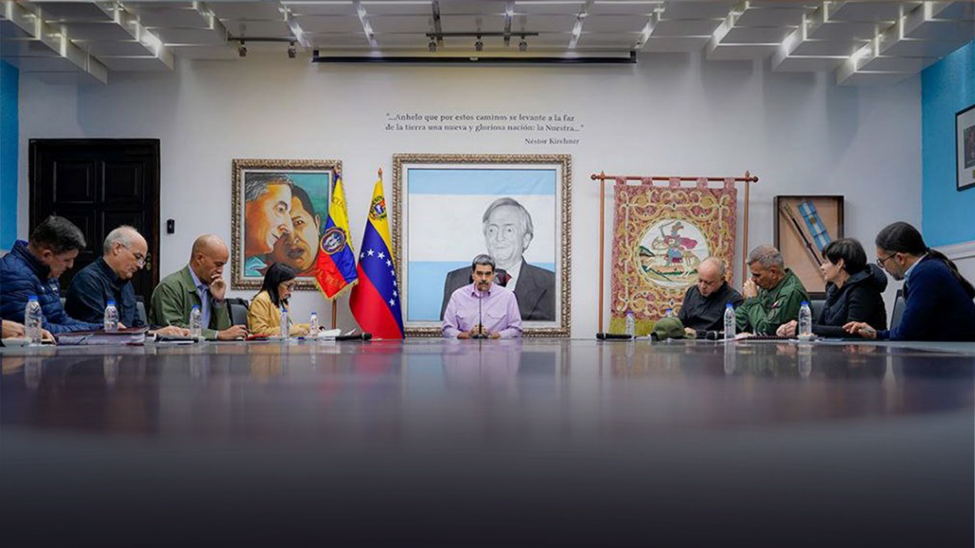 Delcy Rodríguez desmantela salón dedicado a Néstor Kirchner en Miraflores