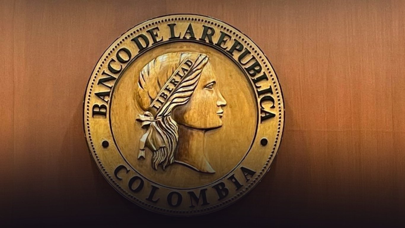 Colombia reduce su deuda externa en USD $10.000 millones y el Banco de la República advierte sobre el déficit fiscal